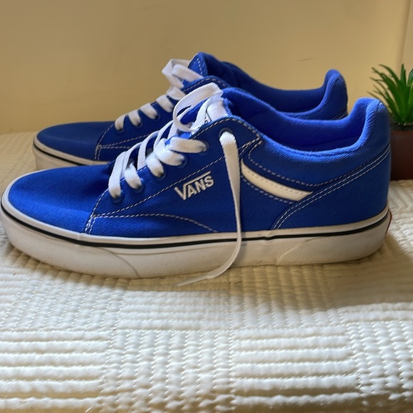 Vans - Picture 3 of 8